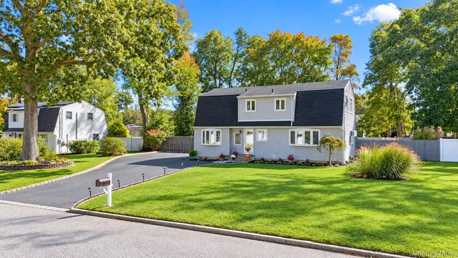 14 Hollingwood Drive, Coram, NY 11727 - #3