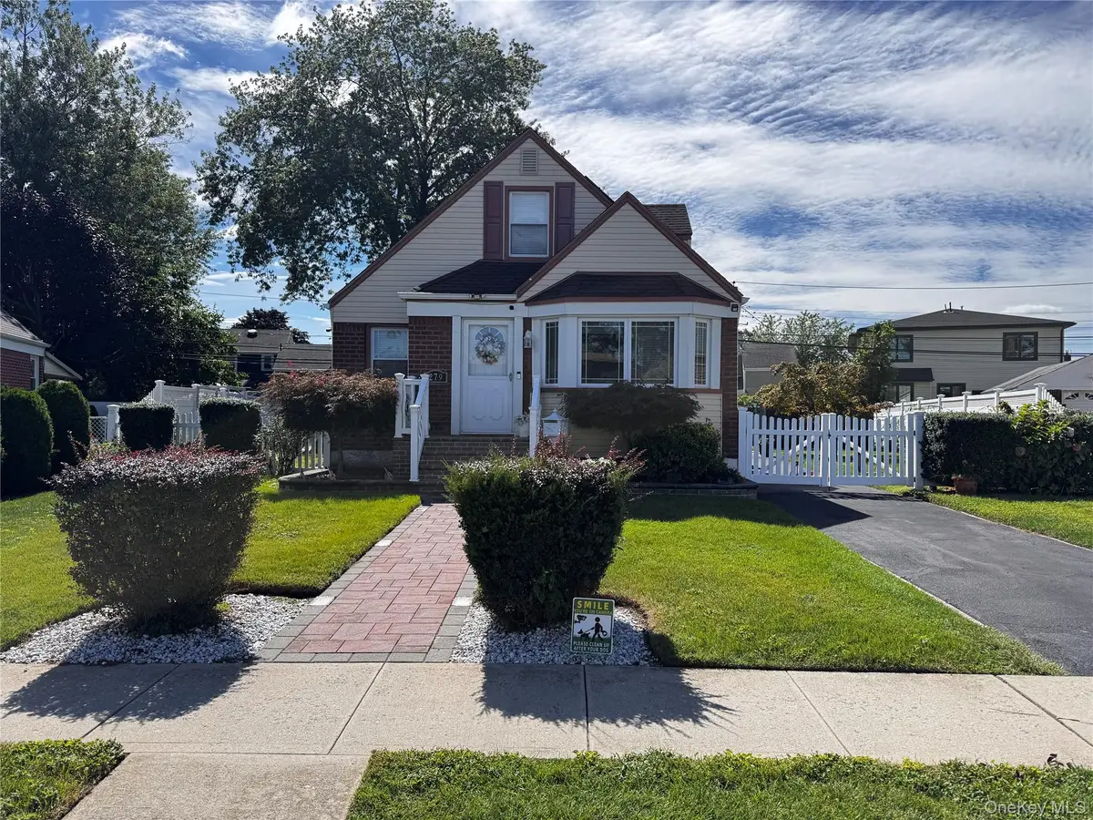 279 S King Street, Elmont, NY 11003 - #1