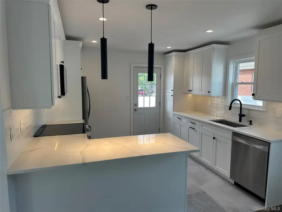 2216 Brooklyn Avenue, Merrick, NY 11566 - #3