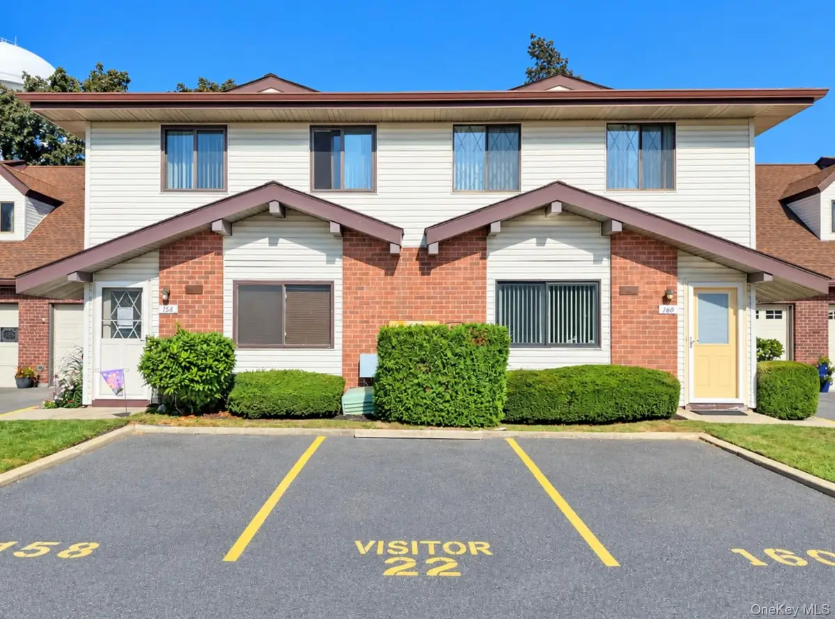 160 Cambridge Drive, Copiague, NY 11726 - #1