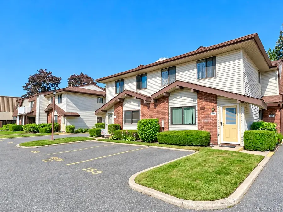 160 Cambridge Drive, Copiague, NY 11726 - #2