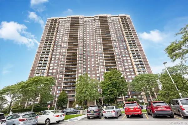 269-10 Grand Central Parkway #4U, Floral Park, NY 11005