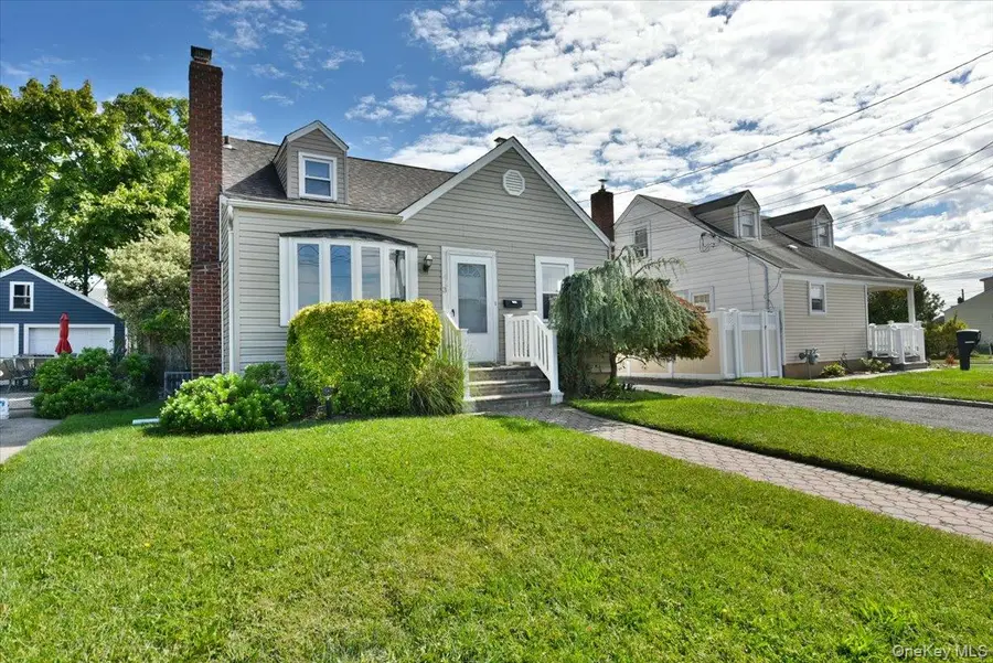 413 Stewart Avenue, North Bellmore, NY 11710 - #3