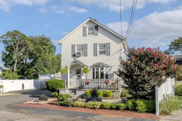2 Dean Street, Farmingdale, NY 11735