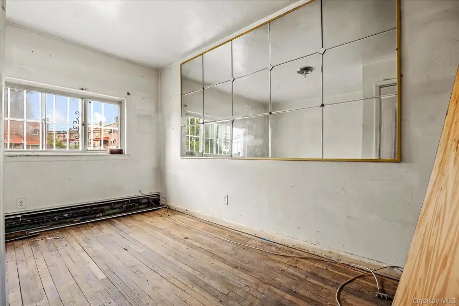 3768 Laconia Avenue, Bronx, NY 10469 - #3