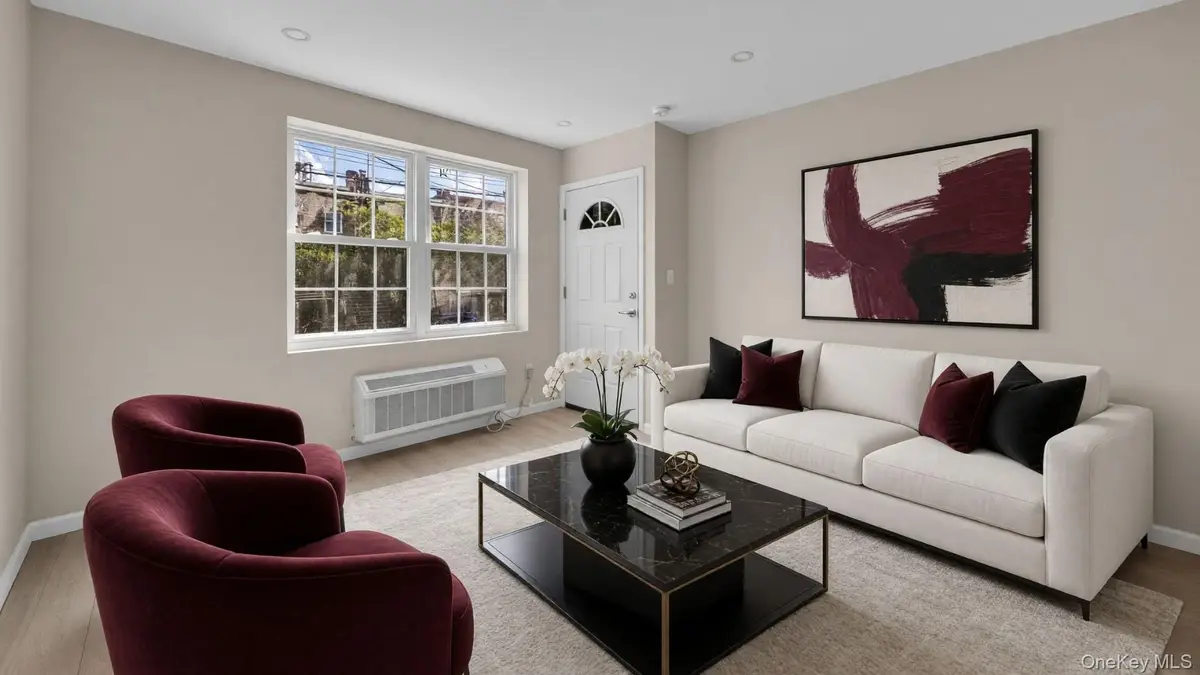 957 E 229th Street, Bronx, NY 10466 - #1