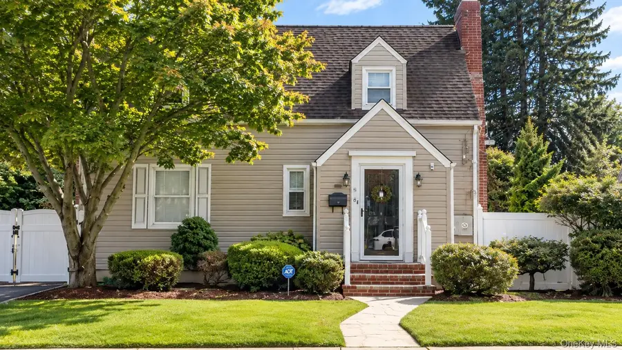 173 2nd Street, Hicksville, NY 11801 - #2