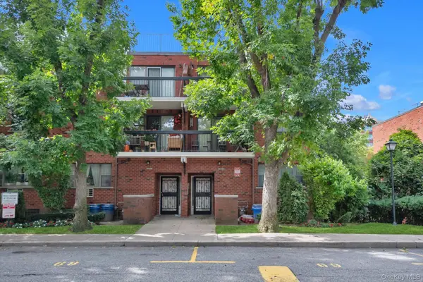 71-24 Sutton Place #3FL., Fresh Meadows, NY 11365