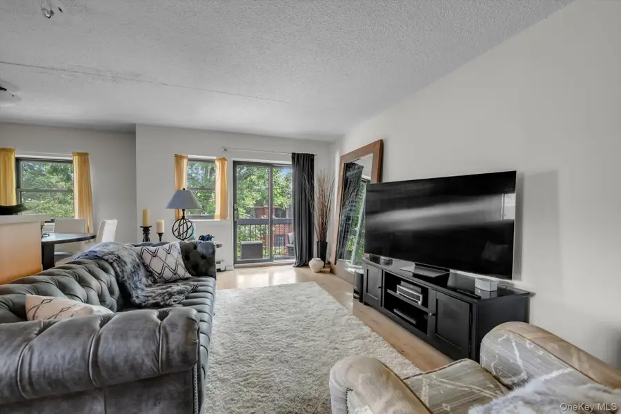 71-24 Sutton Place #3FL., Fresh Meadows, NY 11365 - #2