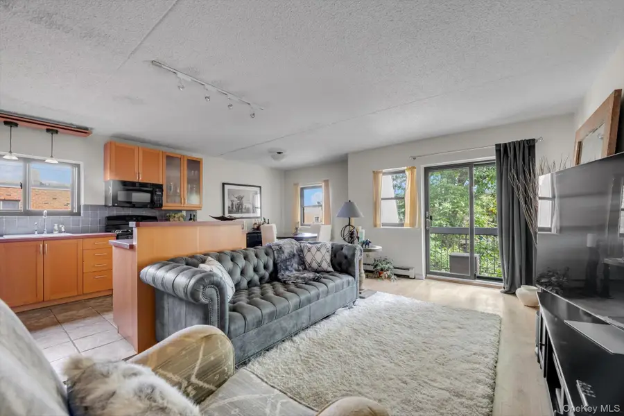 71-24 Sutton Place #3FL., Fresh Meadows, NY 11365 - #3