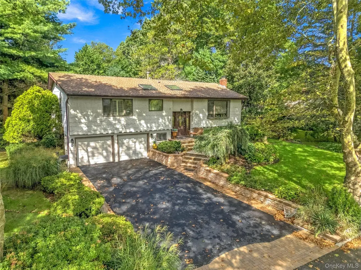 6 Kinsella Street, Dix Hills, NY 11746 - #1