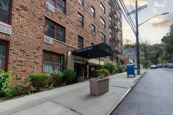 75 W 238th Street #2D, Bronx, NY 10463