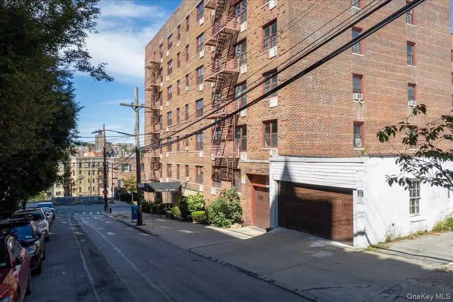 75 W 238th Street #2D, Bronx, NY 10463 - #2