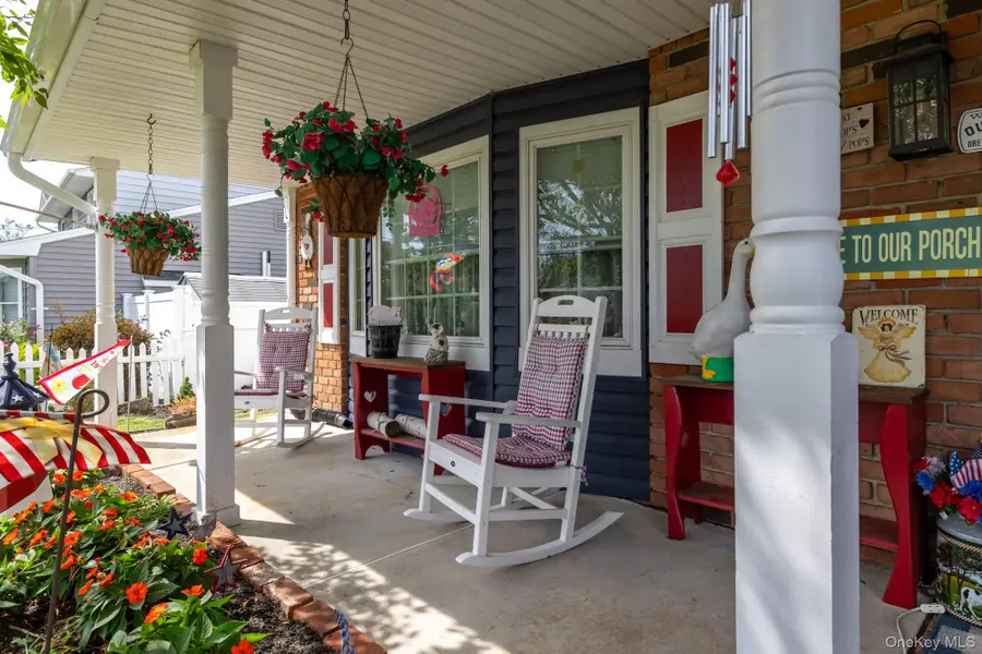 42 Ludlow Way, Oakdale, NY 11769 - #3