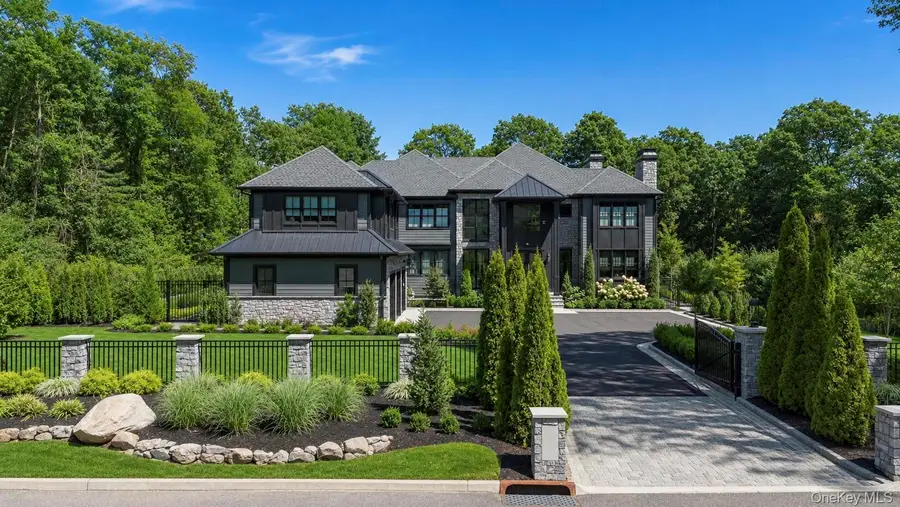 13 Sleepy Hollow Lane, Dix Hills, NY 11746 - #3