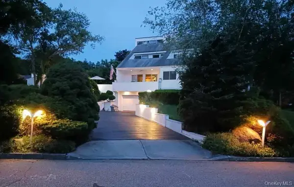22 Waters Edge Lane, Mount Sinai, NY 11766