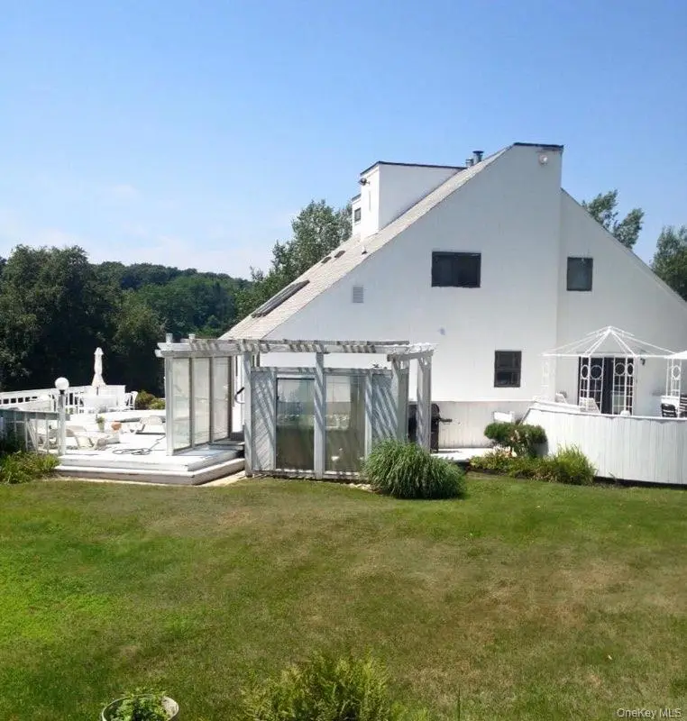 22 Waters Edge Lane, Mount Sinai, NY 11766 - #2