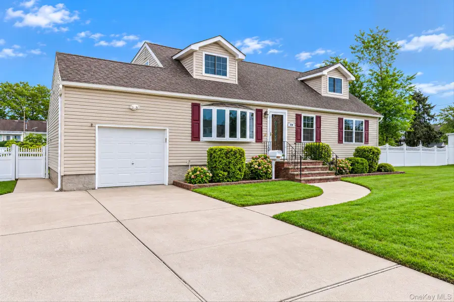 719 3rd Street, West Babylon, NY 11704 - #2