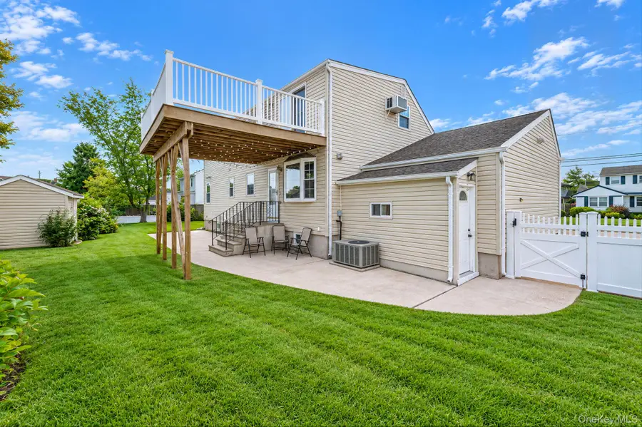719 3rd Street, West Babylon, NY 11704 - #3