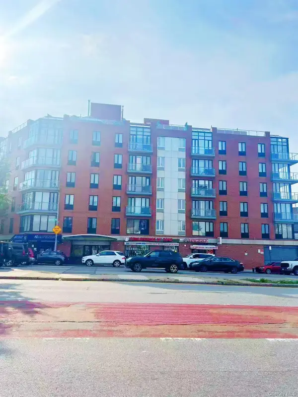 60-70 Woodhaven Boulevard #3D, Elmhurst, NY 11373