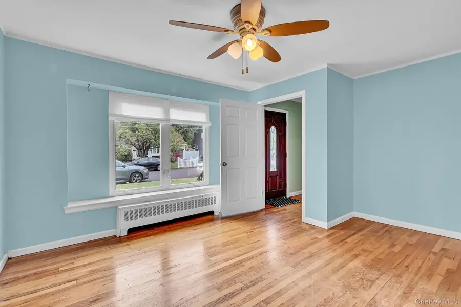 316 39th Street, Lindenhurst, NY 11757 - #2