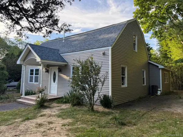 4 Barnes Road, Moriches, NY 11955