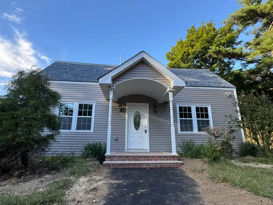 4 Barnes Road, Moriches, NY 11955 - #2