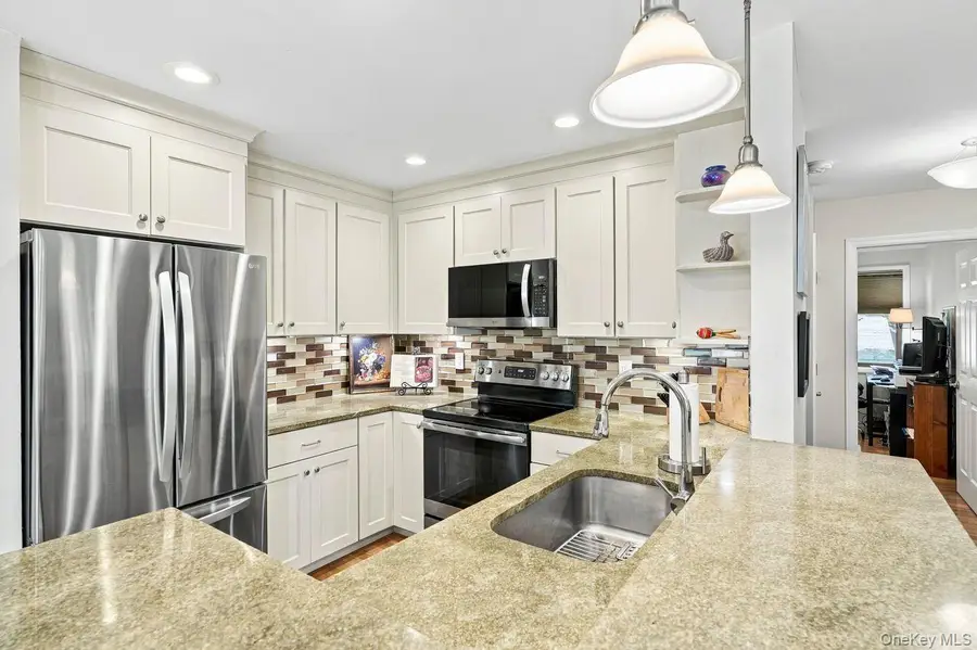 45 Jefferson Oval #G, Yorktown Heights, NY 10598 - #3