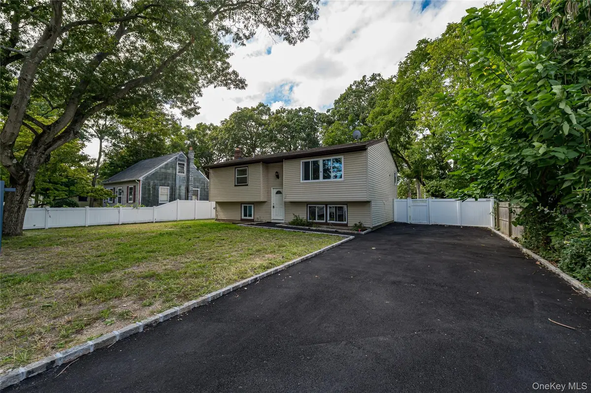 84 N 17th Street, Wheatley Heights, NY 11798 - #1