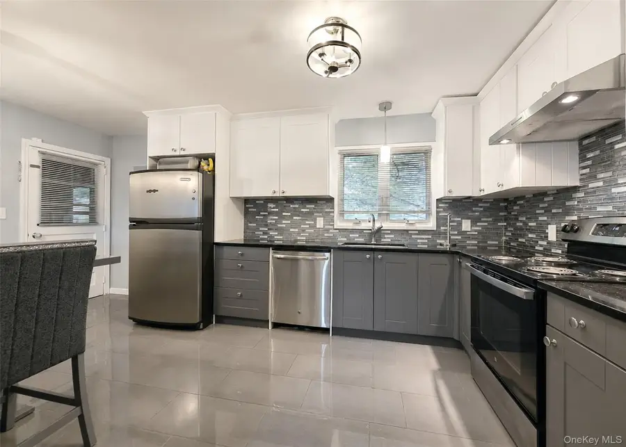 27 Halsey Street, Port Jefferson Station, NY 11776 - #2