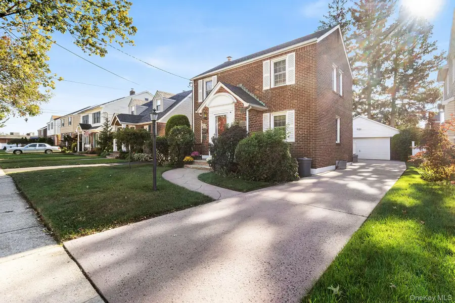 305 White Road, Mineola, NY 11501 - #2