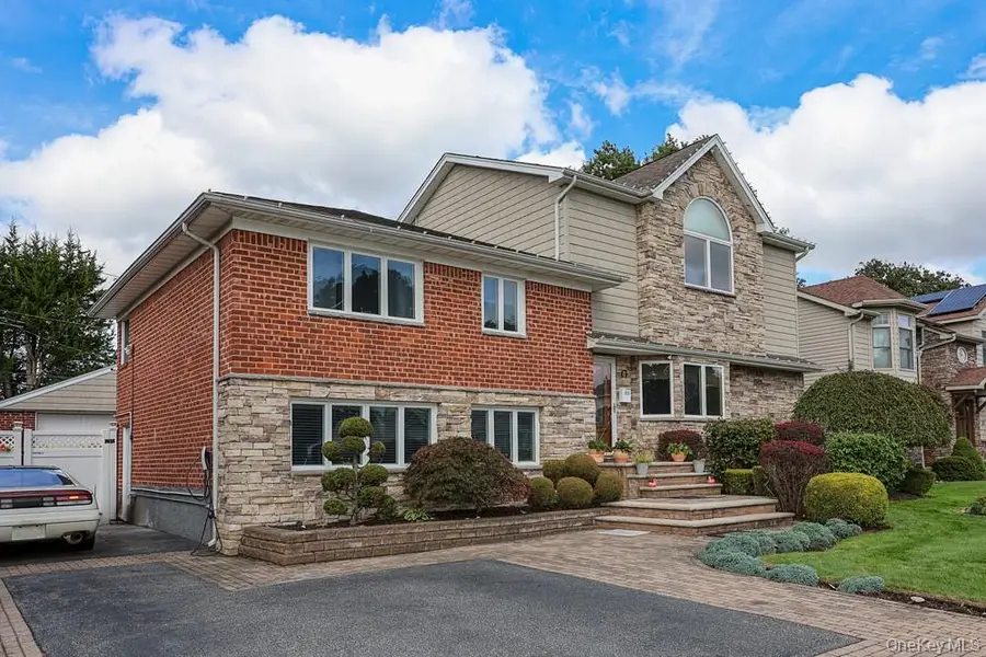 21 Kathleen Drive E, Syosset, NY 11791 - #3