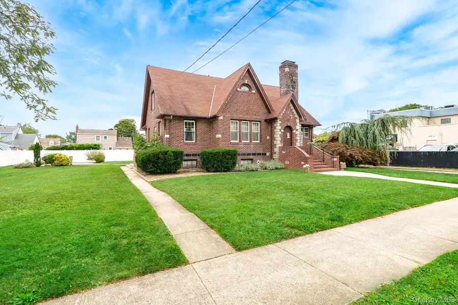 2320 Woodland Avenue, Wantagh, NY 11793 - #3