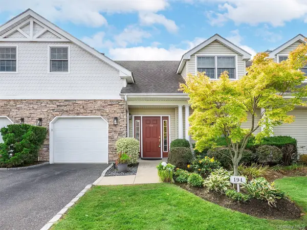 194 Pond View Drive #387, Port Washington, NY 11050