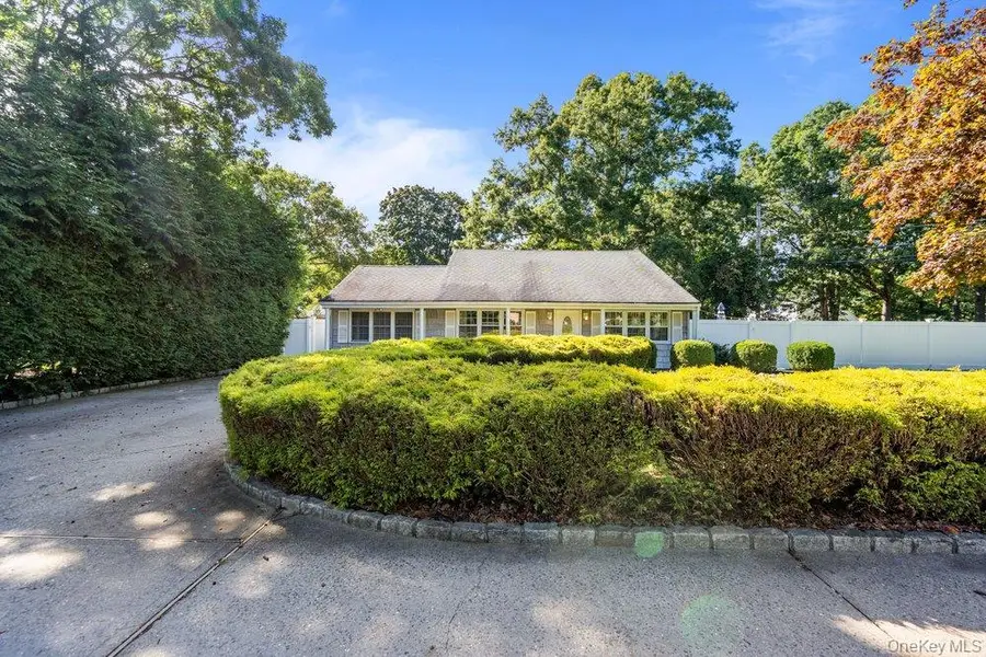 22 Half Moon Pond Road, Ridge, NY 11961 - #3