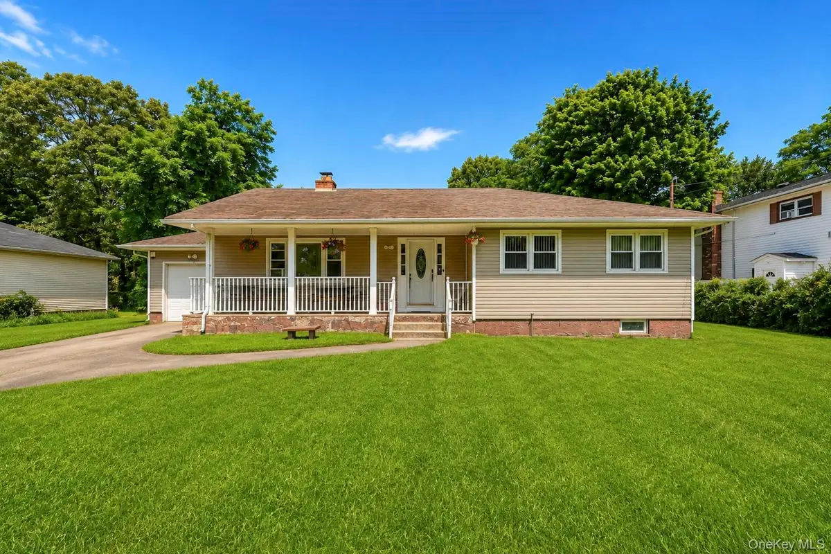 617 Granny, Middle Island, NY 11953 - #1