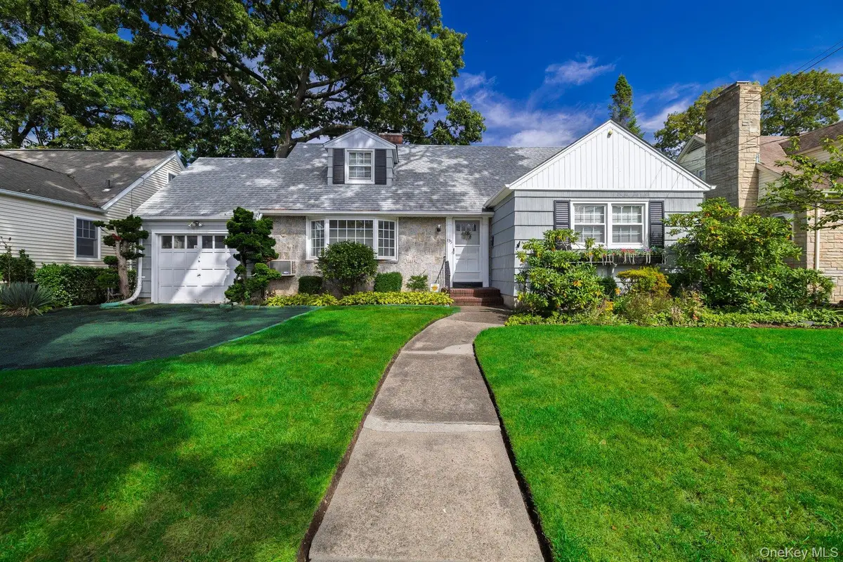 175 E Carpenter Street, Valley Stream, NY 11580 - #1