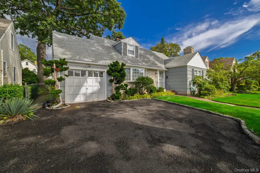 175 E Carpenter Street, Valley Stream, NY 11580 - #2
