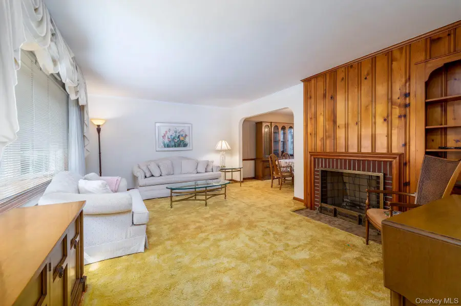175 E Carpenter Street, Valley Stream, NY 11580 - #3