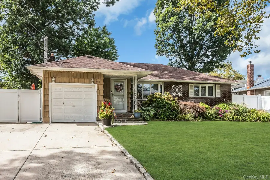 912 Ascan Street, Valley Stream, NY 11580 - #2