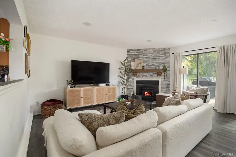 3205 Chelsea Cove S, Hopewell Junction, NY 12533 - #2