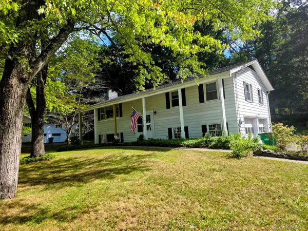 28 Robert Drive, Hyde Park, NY 12538