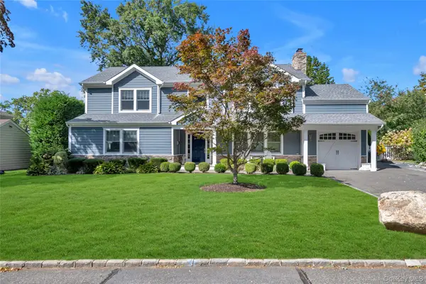 17 Colonial Road, Port Washington, NY 11050