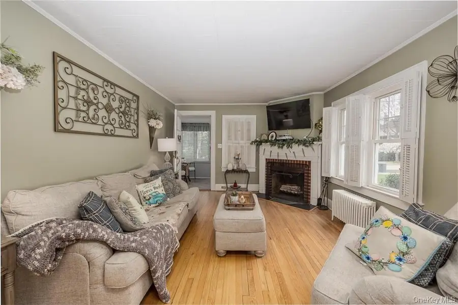 18 Yale Place, Lynbrook, NY 11563 - #2