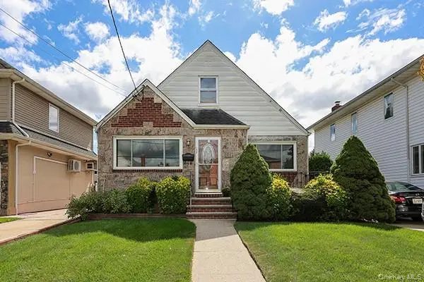 1408 Lowell Avenue, New Hyde Park, NY 11040 - #2