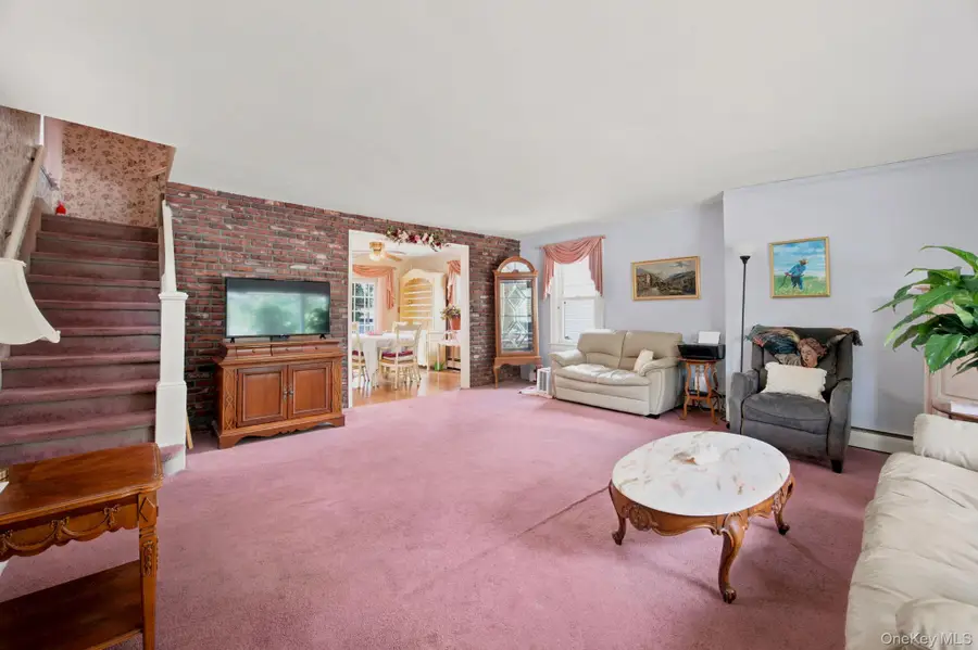 27 South Drive, Valley Stream, NY 11581 - #3