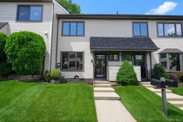 30 Hemlock Court, Staten Island, NY 10309