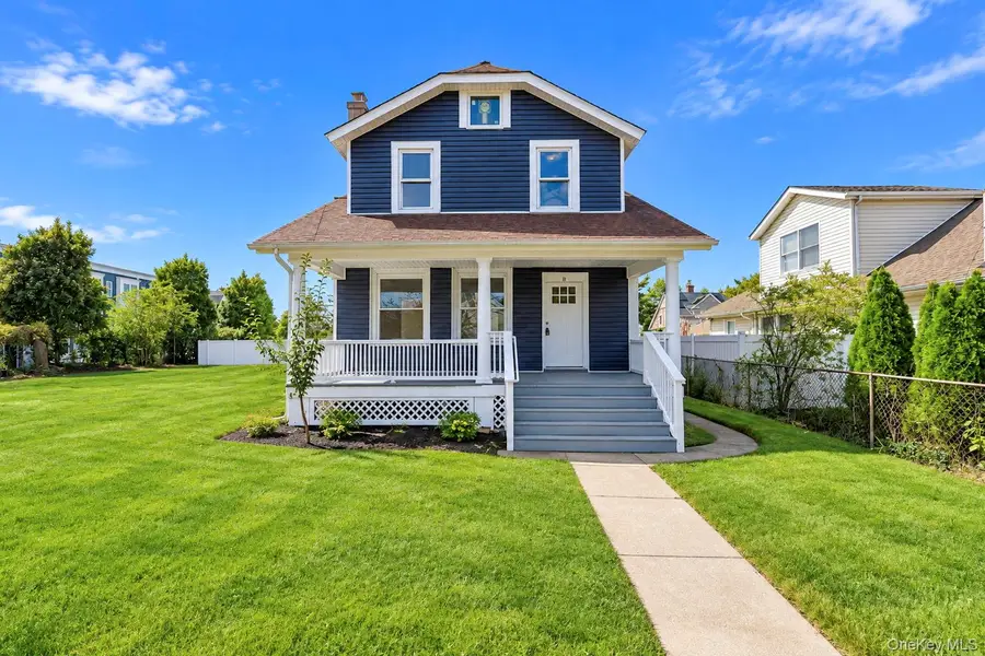 8 Burchell Boulevard, Bay Shore, NY 11706 - #2