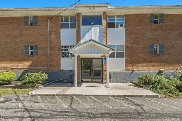 2301 Barclay Manor #23A, Newburgh, NY 12550
