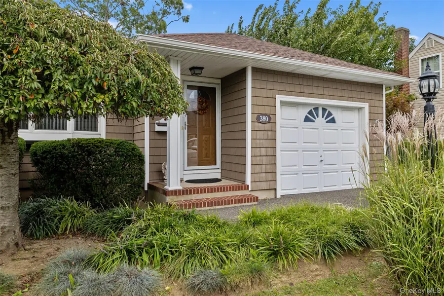 380 N Clinton Avenue, Lindenhurst, NY 11757 - #2
